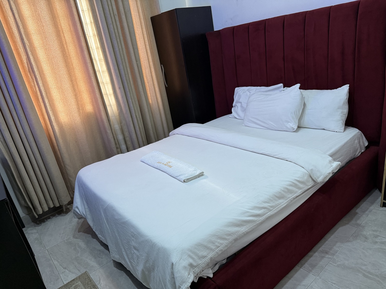 Image of DELUXE EXECUTIVE